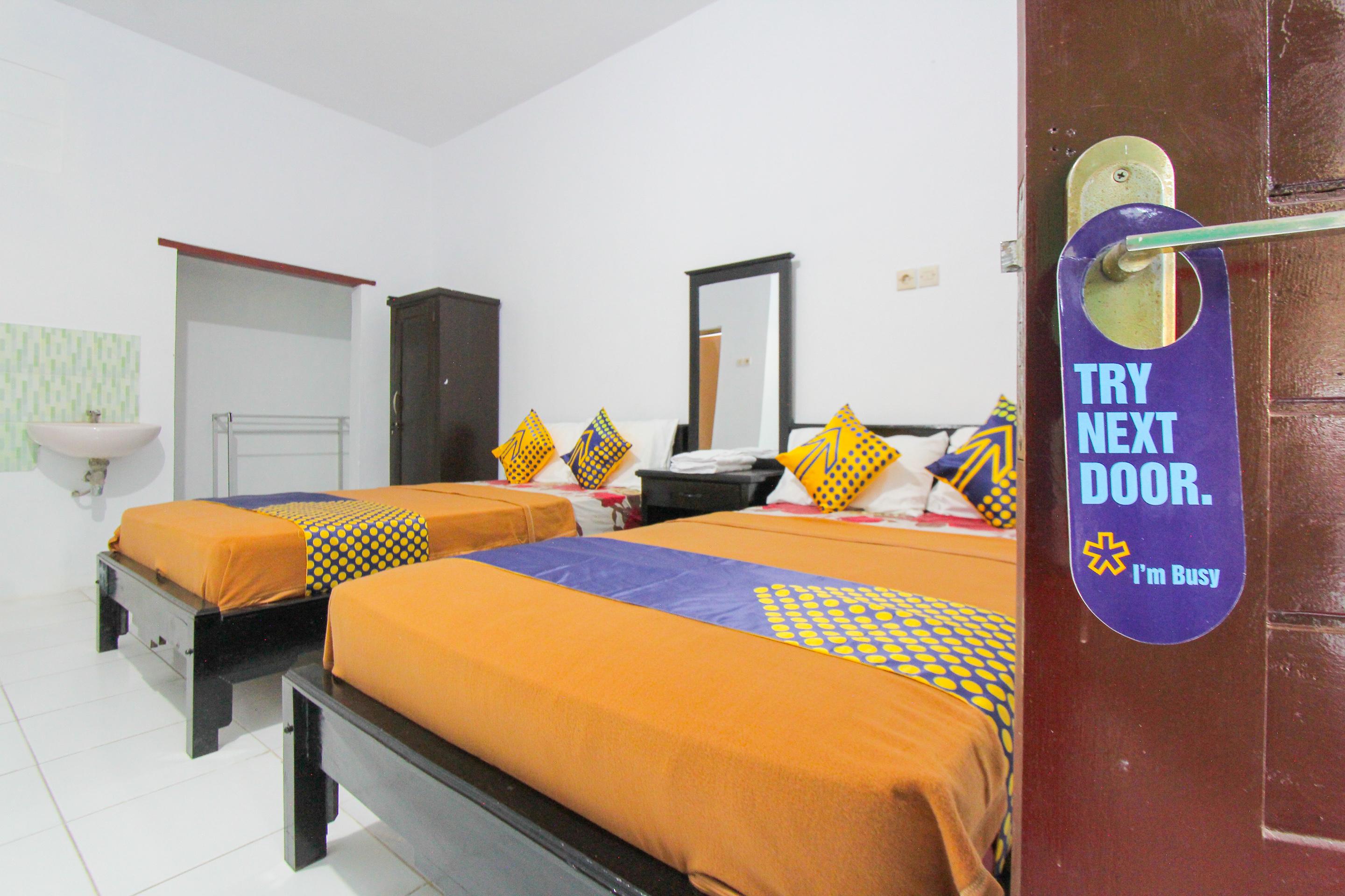 Oyo 2042 Zam Zam Family Syariah Hotel Ketapang  Exterior photo