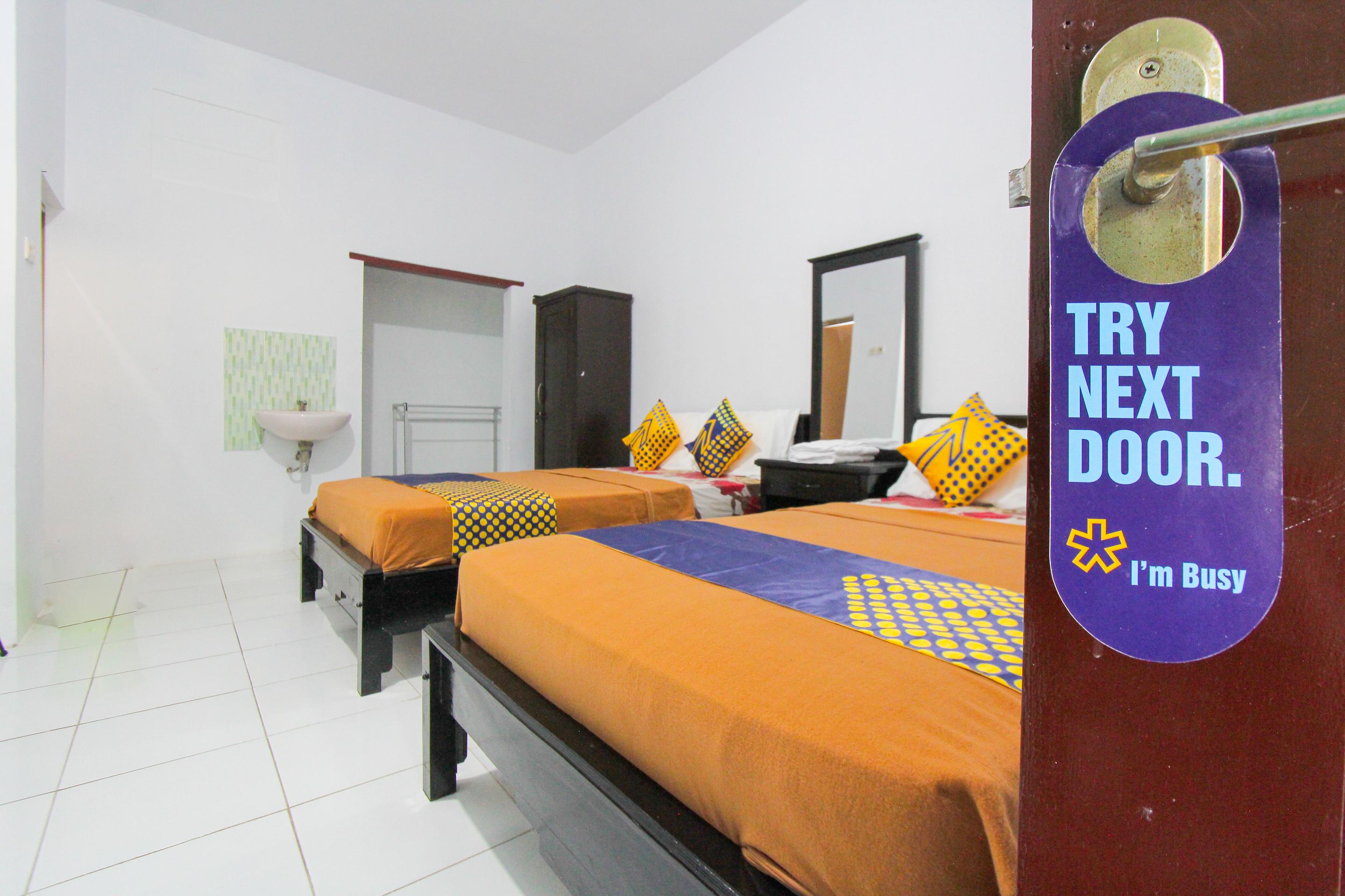 Oyo 2042 Zam Zam Family Syariah Hotel Ketapang  Exterior photo
