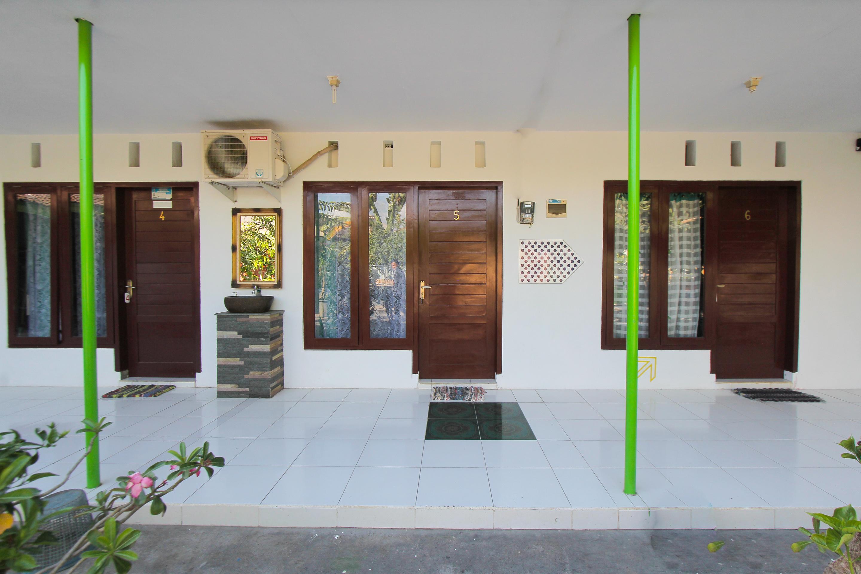 Oyo 2042 Zam Zam Family Syariah Hotel Ketapang  Exterior photo