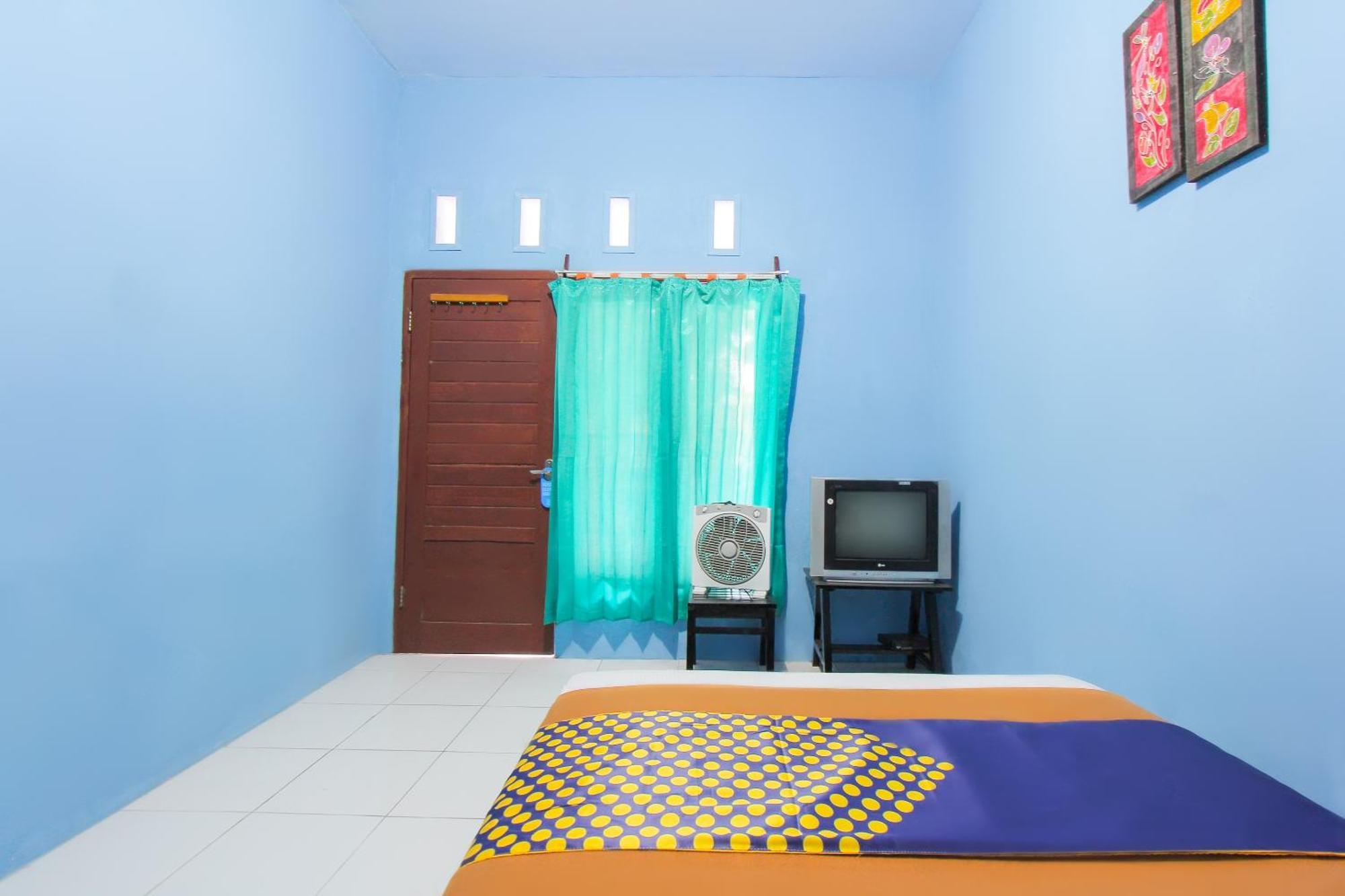 Oyo 2042 Zam Zam Family Syariah Hotel Ketapang  Exterior photo